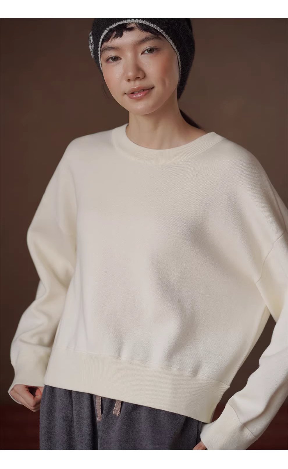 特殊集圈織法新型纖維升溫保暖落肩寬鬆彈性針織上衣女,特殊集圈織法新型纖維升溫保暖落肩寬鬆彈性針織上衣女,HBEW1162,特殊集圈織法新型纖維升溫保暖落肩寬鬆彈性針織上衣女,簡約質感,羅紋縮口