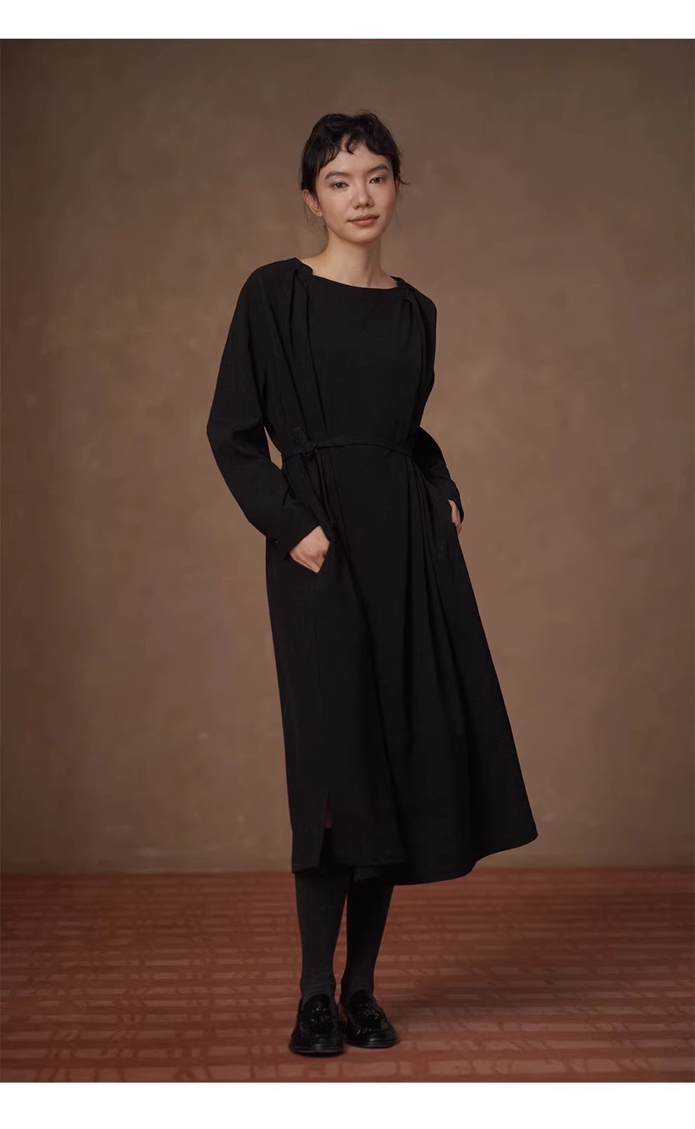 氣質且包容滿分通勤洋裝寬鬆精緻設計感顯瘦遮肉裙子,氣質且包容滿分通勤洋裝寬鬆精緻設計感顯瘦遮肉裙子,HBEW7065,氣質且包容滿分通勤洋裝寬鬆精緻設計感顯瘦遮肉裙子,壓褶細節,腰間綁繩