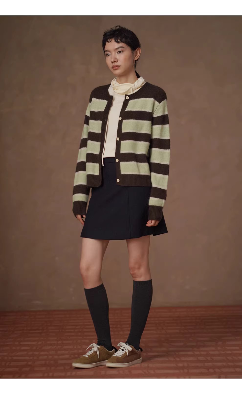 冬日衣櫥高舒基礎疊穿內搭高彈合身堆堆領顯瘦保暖上衣,冬日衣櫥高舒基礎疊穿內搭高彈合身堆堆領顯瘦保暖上衣,HBEW1173,冬日衣櫥高舒基礎疊穿內搭高彈合身堆堆領顯瘦保暖上衣,連帽抽繩,親膚柔軟