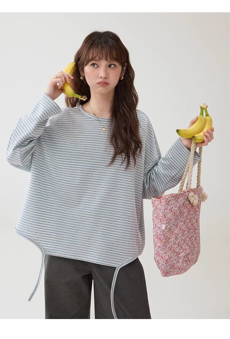 設計感藍條紋拉條T恤女春季新款寬鬆落肩袖上衣,設計感藍條紋拉條T恤女春季新款寬鬆落肩袖上衣,HBFS1007,設計感藍條紋拉條T恤女春季新款寬鬆落肩袖上衣,條紋造型,寬鬆舒適