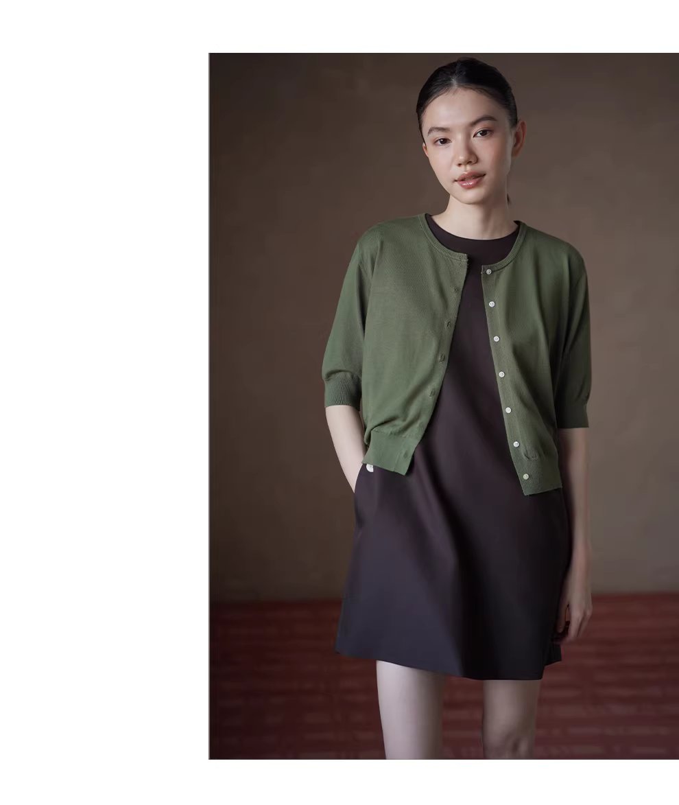 濃鬱撞色側縫琴扣設計短版疊穿圓領小個子背心洋裝,濃鬱撞色側縫琴扣設計短版疊穿圓領小個子背心洋裝,HBFS7010,濃鬱撞色側縫琴扣設計短版疊穿圓領小個子背心洋裝,舒適抗皺,適各身形