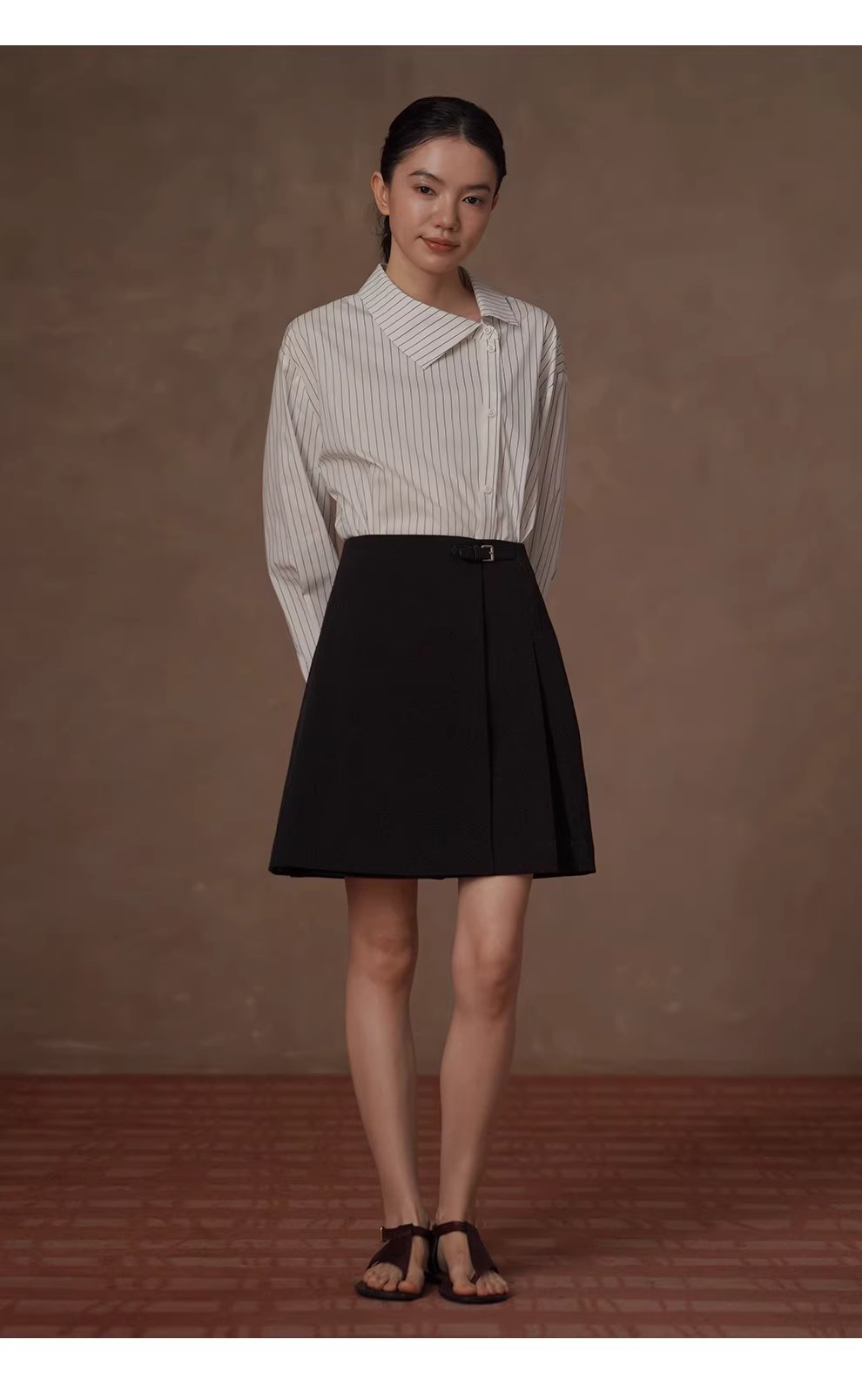 高支品質色織細條紋法式文藝不對稱翻領寬鬆顯瘦襯衫,高支品質色織細條紋法式文藝不對稱翻領寬鬆顯瘦襯衫,HBFS1025,高支品質色織細條紋法式文藝不對稱翻領寬鬆顯瘦襯衫,織面細膩,側面翻領