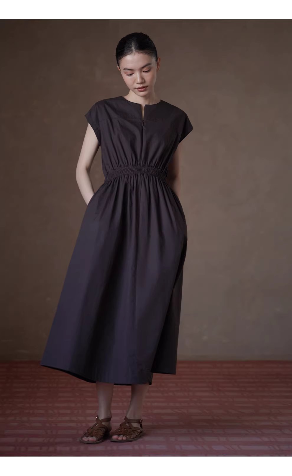 通勤的要義100棉顯瘦好版型收腰V領大裙擺遮肉連身裙女,通勤的要義100棉顯瘦好版型收腰V領大裙擺遮肉連身裙女,HBFS7016,通勤的要義100棉顯瘦好版型收腰V領大裙擺遮肉連身裙女,全棉親膚,A字版修身