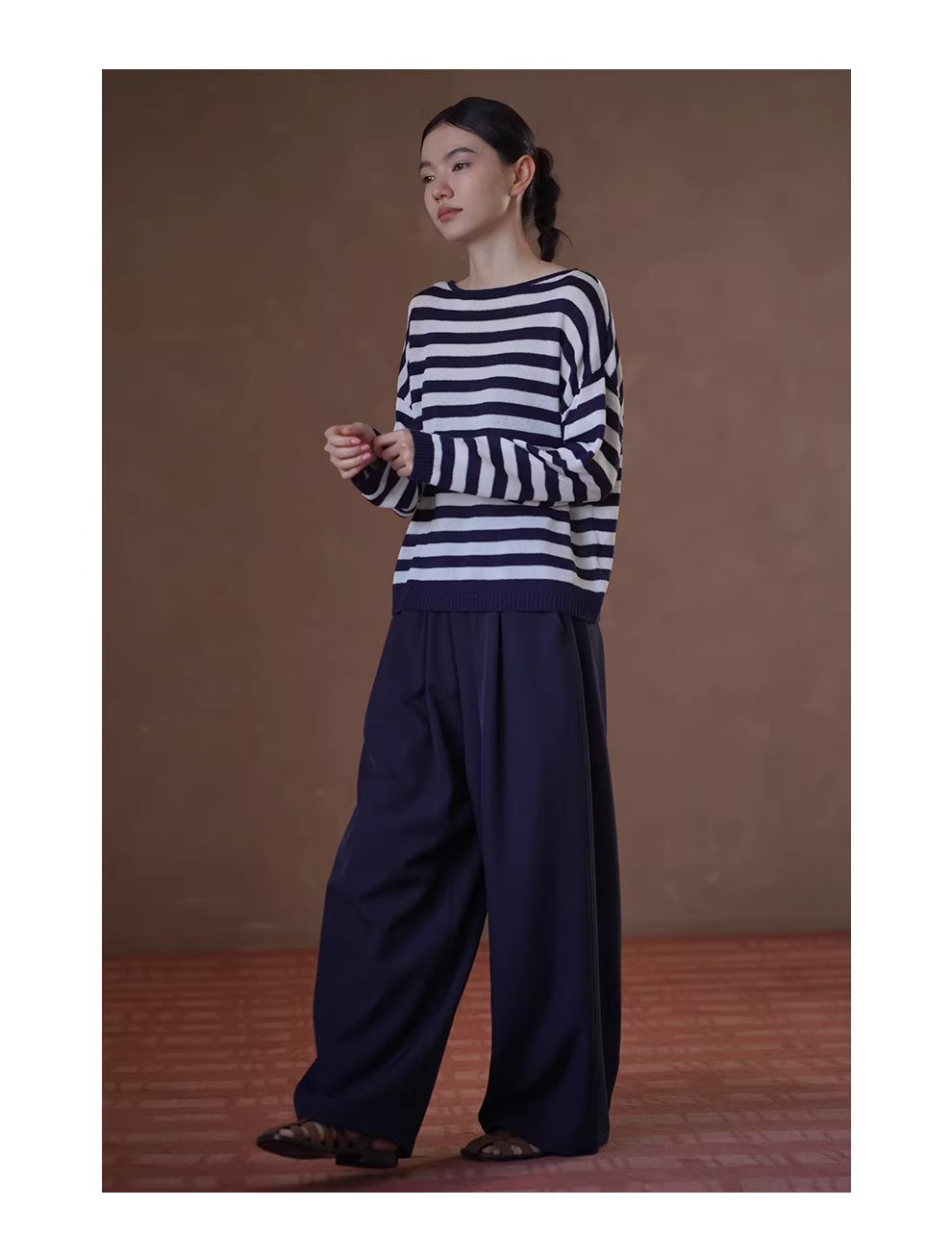 流動線條垂墜顯瘦鬆緊高腰不挑人寬鬆直筒闊腿通勤長褲,流動線條垂墜顯瘦鬆緊高腰不挑人寬鬆直筒闊腿通勤長褲,HBFS3018,流動線條垂墜顯瘦鬆緊高腰不挑人寬鬆直筒闊腿通勤長褲,簡約慵懶,細膩褶皺