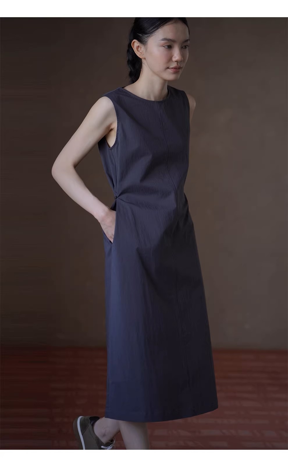 霧面霧面中線分割可調式收腰寬鬆直筒圓領無袖洋裝女,霧面霧面中線分割可調式收腰寬鬆直筒圓領無袖洋裝女,HBFS7034,霧面霧面中線分割可調式收腰寬鬆直筒圓領無袖洋裝女,耐磨抗皺,調節腰圍