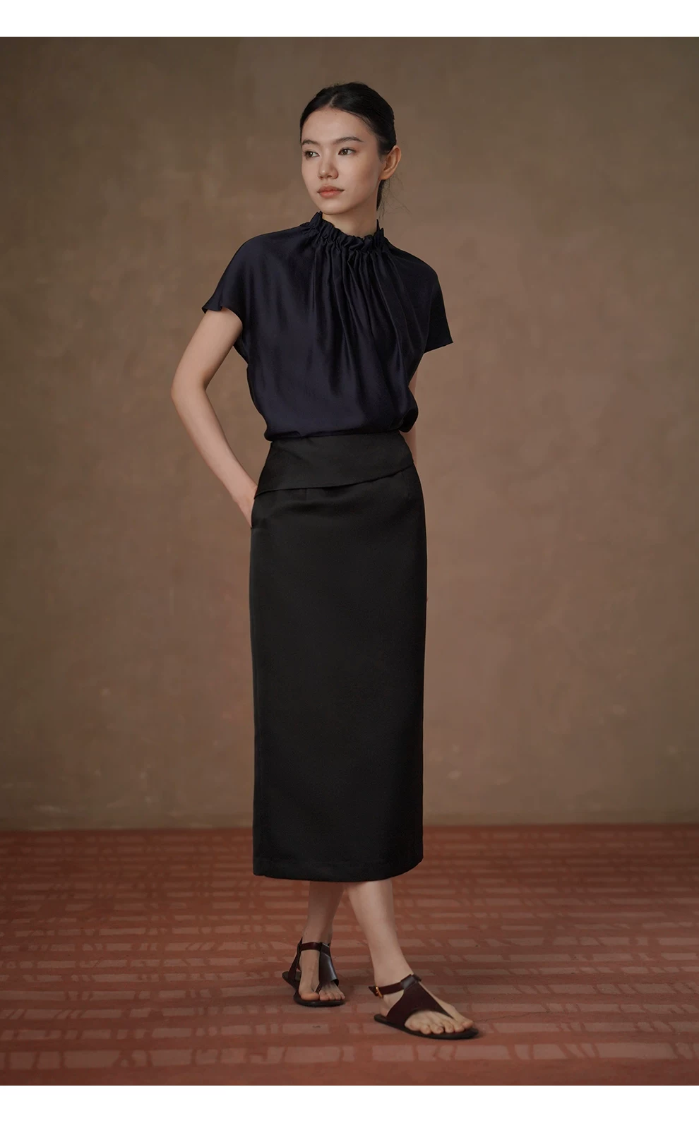 品質光澤緞感垂墜順滑捏褶花邊立領通勤顯瘦蝙蝠袖襯衫,品質光澤緞感垂墜順滑捏褶花邊立領通勤顯瘦蝙蝠袖襯衫,HBFS1102,品質光澤緞感垂墜順滑捏褶花邊立領通勤顯瘦蝙蝠袖襯衫,質感面料,木耳立領