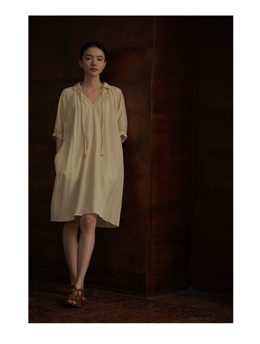 透氣親膚立體泡泡肌理細條紋寬鬆繫帶V領直筒顯瘦洋裝,透氣親膚立體泡泡肌理細條紋寬鬆繫帶V領直筒顯瘦洋裝,HBFS7050,透氣親膚立體泡泡肌理細條紋寬鬆繫帶V領直筒顯瘦洋裝,泡泡紋理,版型修飾