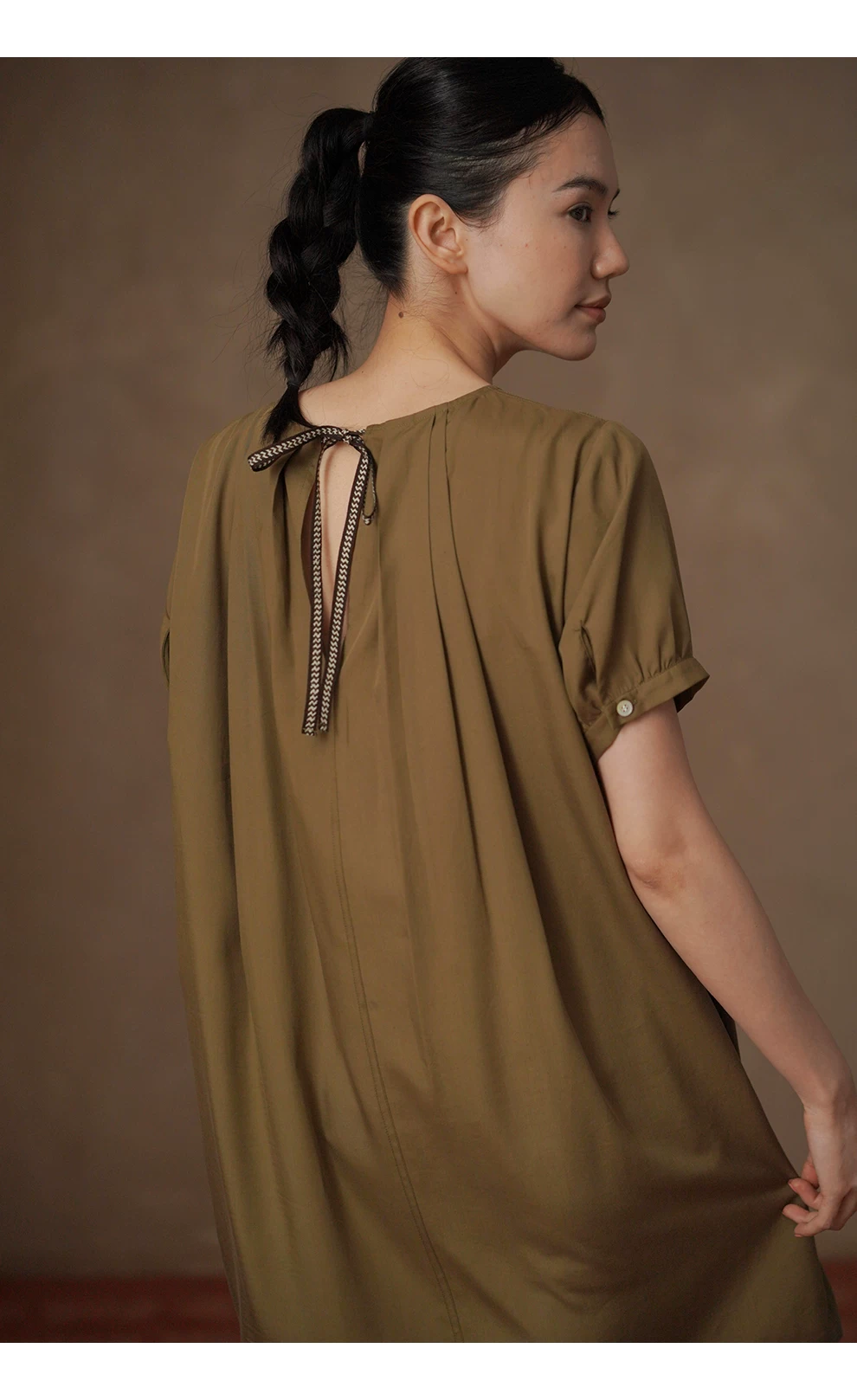 夏日桔梗撞色繫帶露背連身裙寬鬆A字顯瘦壓褶洋裝女,夏日桔梗撞色繫帶露背連身裙寬鬆A字顯瘦壓褶洋裝女,HBFS7055,夏日桔梗撞色繫帶露背連身裙寬鬆A字顯瘦壓褶洋裝女,涼感軟糯,壓褶層次