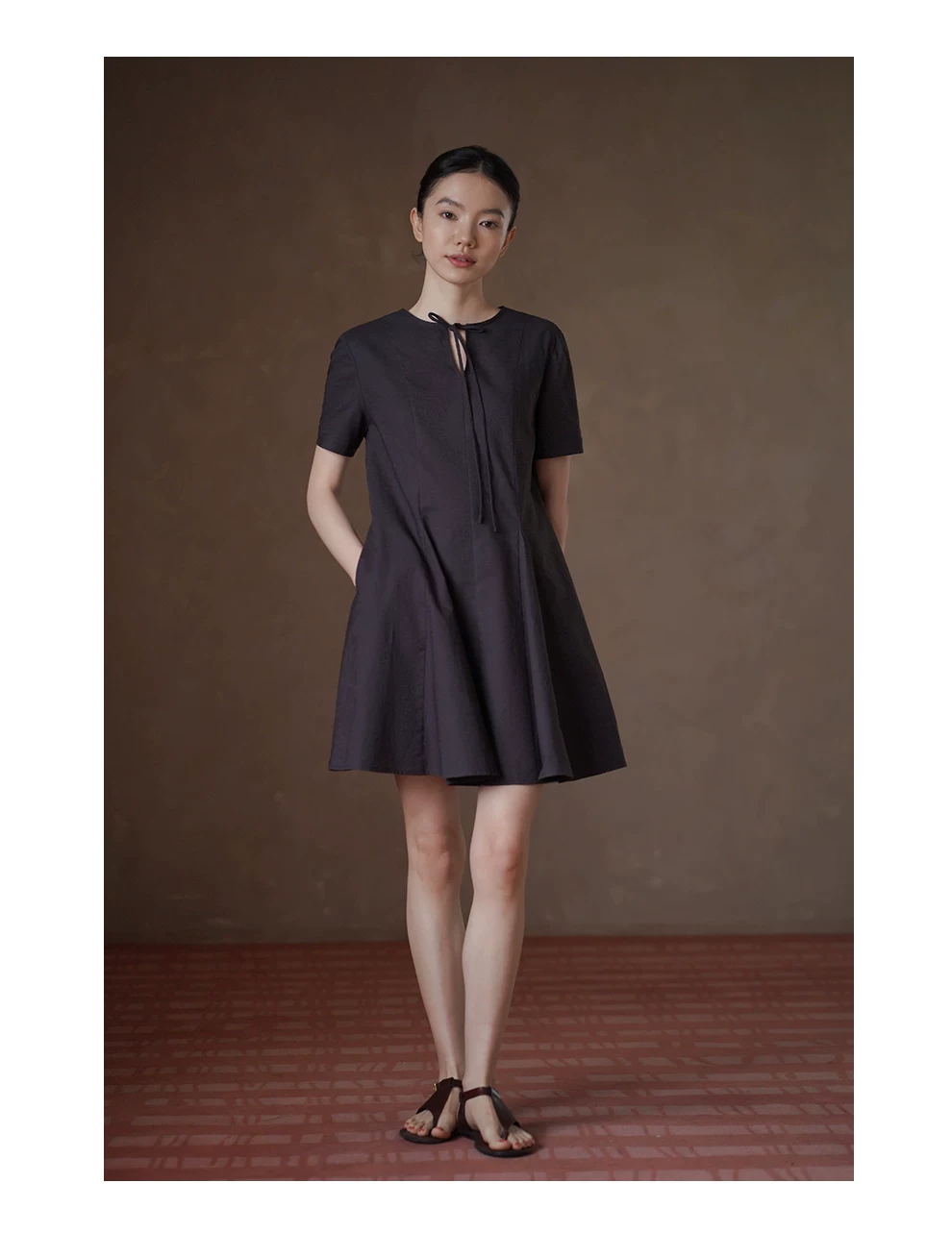 深處幽林柔軟透氣棉麻混紡挺括顯瘦收腰A字短洋裝女,深處幽林柔軟透氣棉麻混紡挺括顯瘦收腰A字短洋裝女,HBFS7075,深處幽林柔軟透氣棉麻混紡挺括顯瘦收腰A字短洋裝女,綁繩領口,棉麻材質