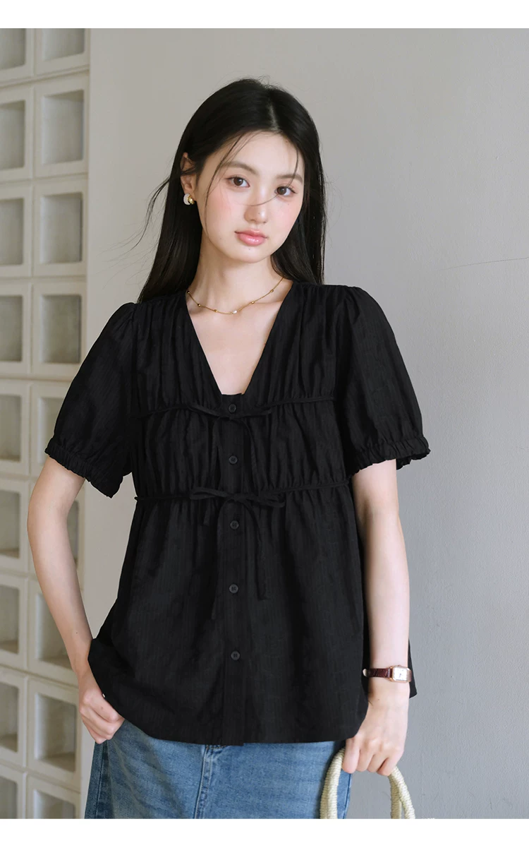 大尺碼女法式短袖襯衫V領襯衣女夏2026新款胖mm娃娃衫上衣,大尺碼女法式短袖襯衫V領襯衣女夏2026新款胖mm娃娃衫上衣,HBFS1165,大尺碼女法式短袖襯衫V領襯衣女夏2026新款胖mm娃娃衫上衣,抓褶細節,V領造型