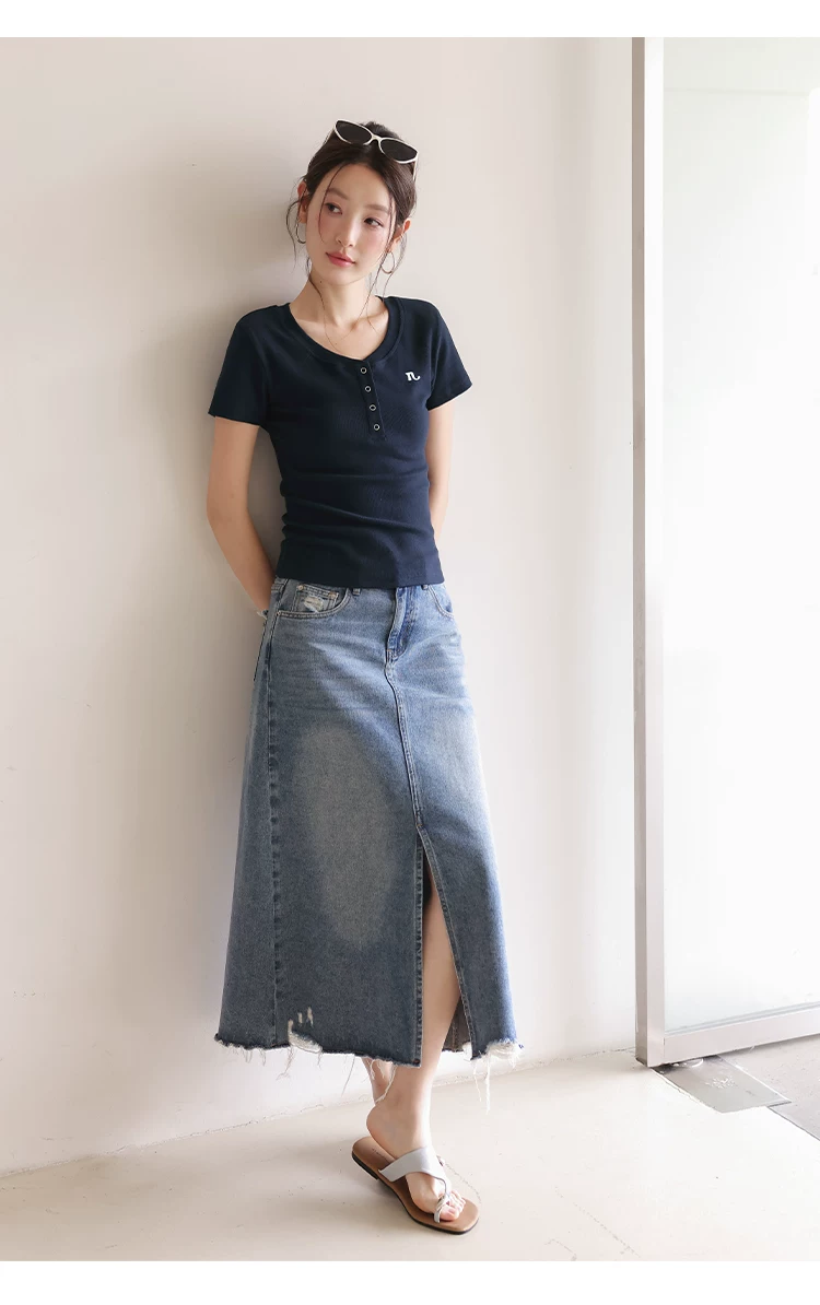大尺碼亨利領短袖T恤女2026新款夏季穿搭胖mm顯瘦正肩上衣女,大尺碼亨利領短袖T恤女2026新款夏季穿搭胖mm顯瘦正肩上衣女,HBFS1180,大尺碼亨利領短袖T恤女2026新款夏季穿搭胖mm顯瘦正肩上衣女,半開排扣,字母刺繡