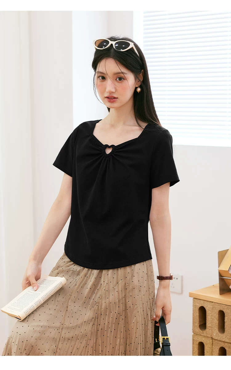 大尺碼夏裝方領黑色短袖T恤女2026新款法式絕美愛心鏤空上衣,大尺碼夏裝方領黑色短袖T恤女2026新款法式絕美愛心鏤空上衣,HBFS1232,大尺碼夏裝方領黑色短袖T恤女2026新款法式絕美愛心鏤空上衣,中大尺碼,愛心簍空