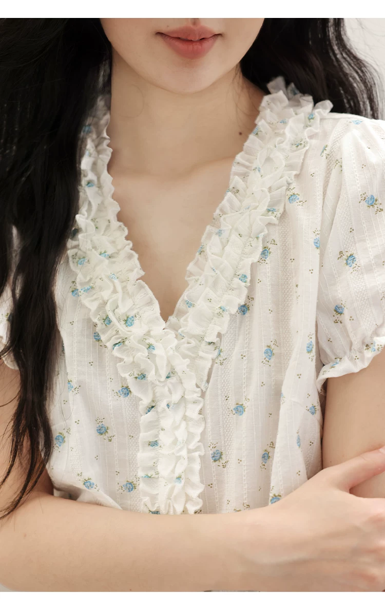 大尺碼法式短袖白襯衫女木耳邊V領上衣女2026夏季碎花襯衣,大尺碼法式短袖白襯衫女木耳邊V領上衣女2026夏季碎花襯衣,HBFS1320,大尺碼法式短袖白襯衫女木耳邊V領上衣女2026夏季碎花襯衣,中大尺碼,荷葉邊領