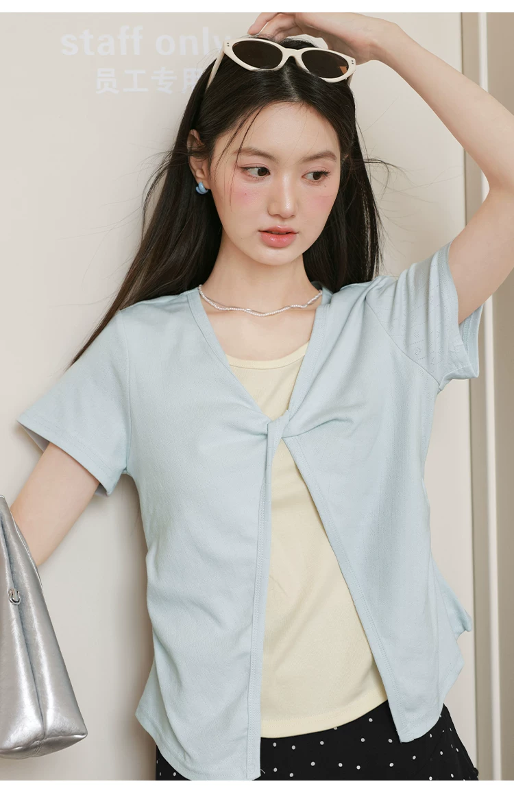 胖mm大尺碼夏裝正肩假兩件短袖T恤女2026新款設計感藍色上衣,胖mm大尺碼夏裝正肩假兩件短袖T恤女2026新款設計感藍色上衣,HBFS1321,胖mm大尺碼夏裝正肩假兩件短袖T恤女2026新款設計感藍色上衣,中大尺碼,假兩件式