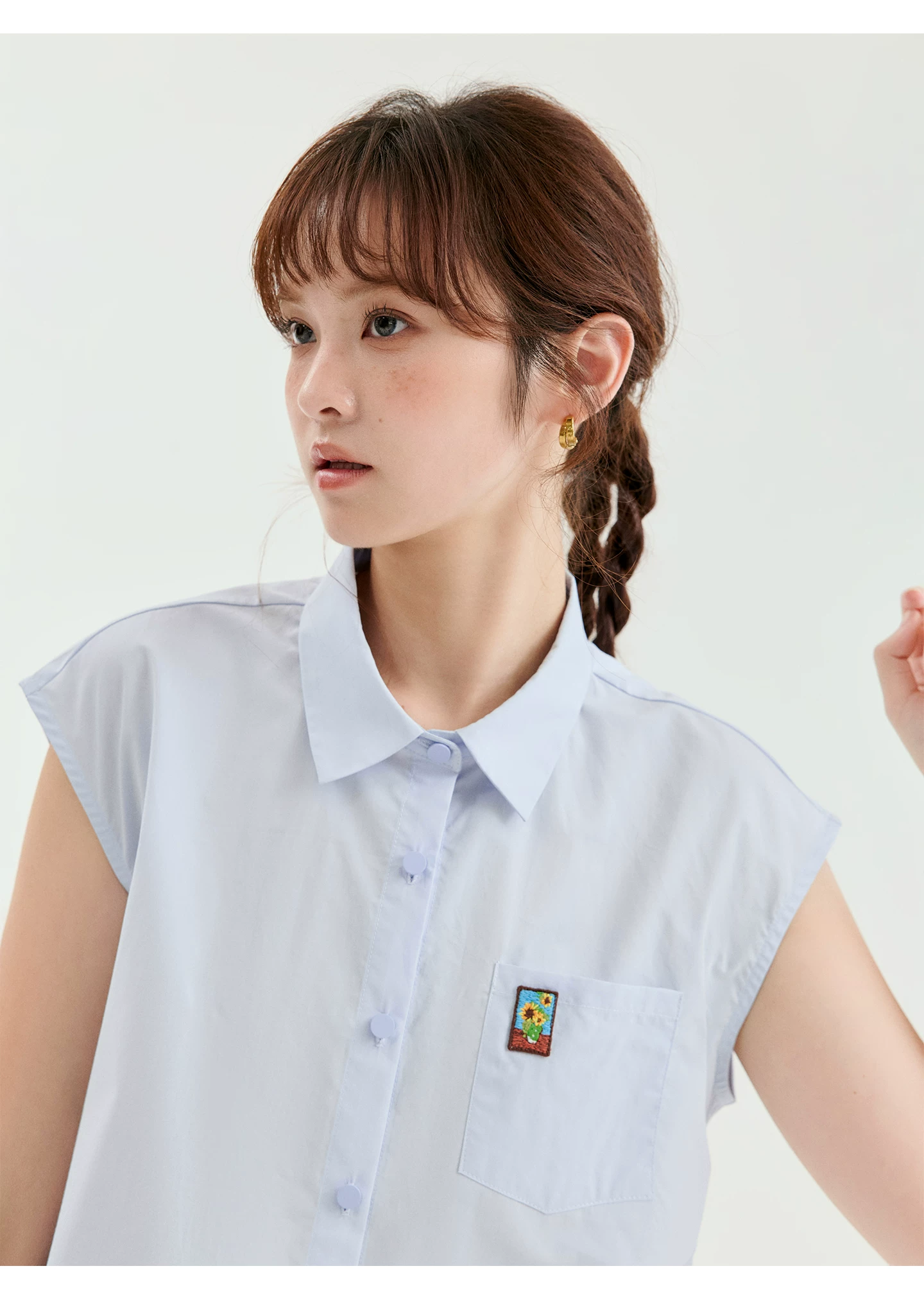 油畫小標收腰萊賽爾襯衫女夏季新款藍色翻領上衣,油畫小標收腰萊賽爾襯衫女夏季新款藍色翻領上衣,HBFS1332,油畫小標收腰萊賽爾襯衫女夏季新款藍色翻領上衣,刺繡細節,天絲混棉