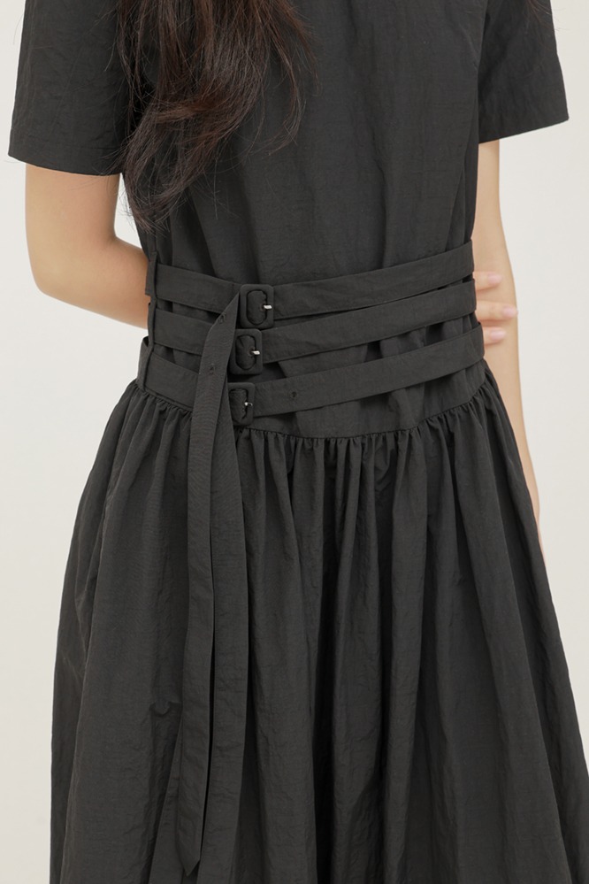 重工款綁帶收腰顯瘦黑色洋裝女短袖裙小黑裙連身裙