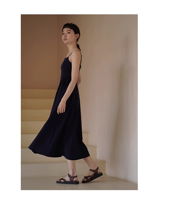 深冷調藏青吊帶裙高腰黃金分割顯瘦百搭通勤洋裝女