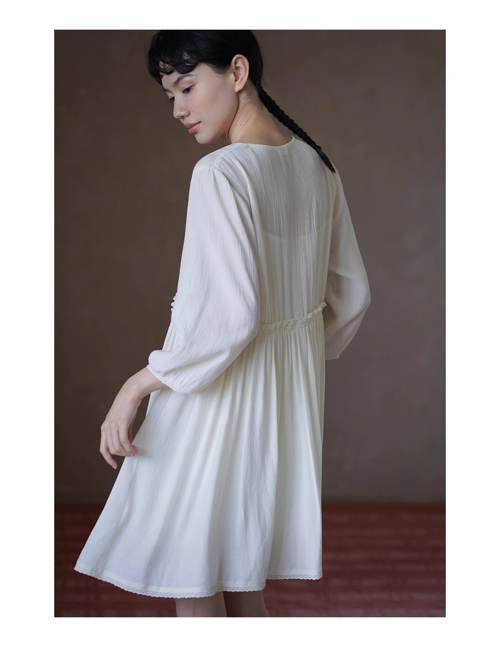 秋來雲雀飄逸洋裝顯瘦V領帶高腰拼接法式浪漫裙女