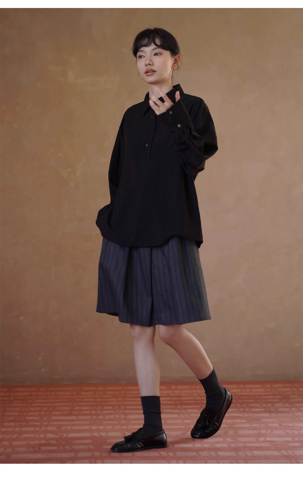 品質暗條紋肌理感斜門襟中長百褶高腰顯瘦學院風半身裙