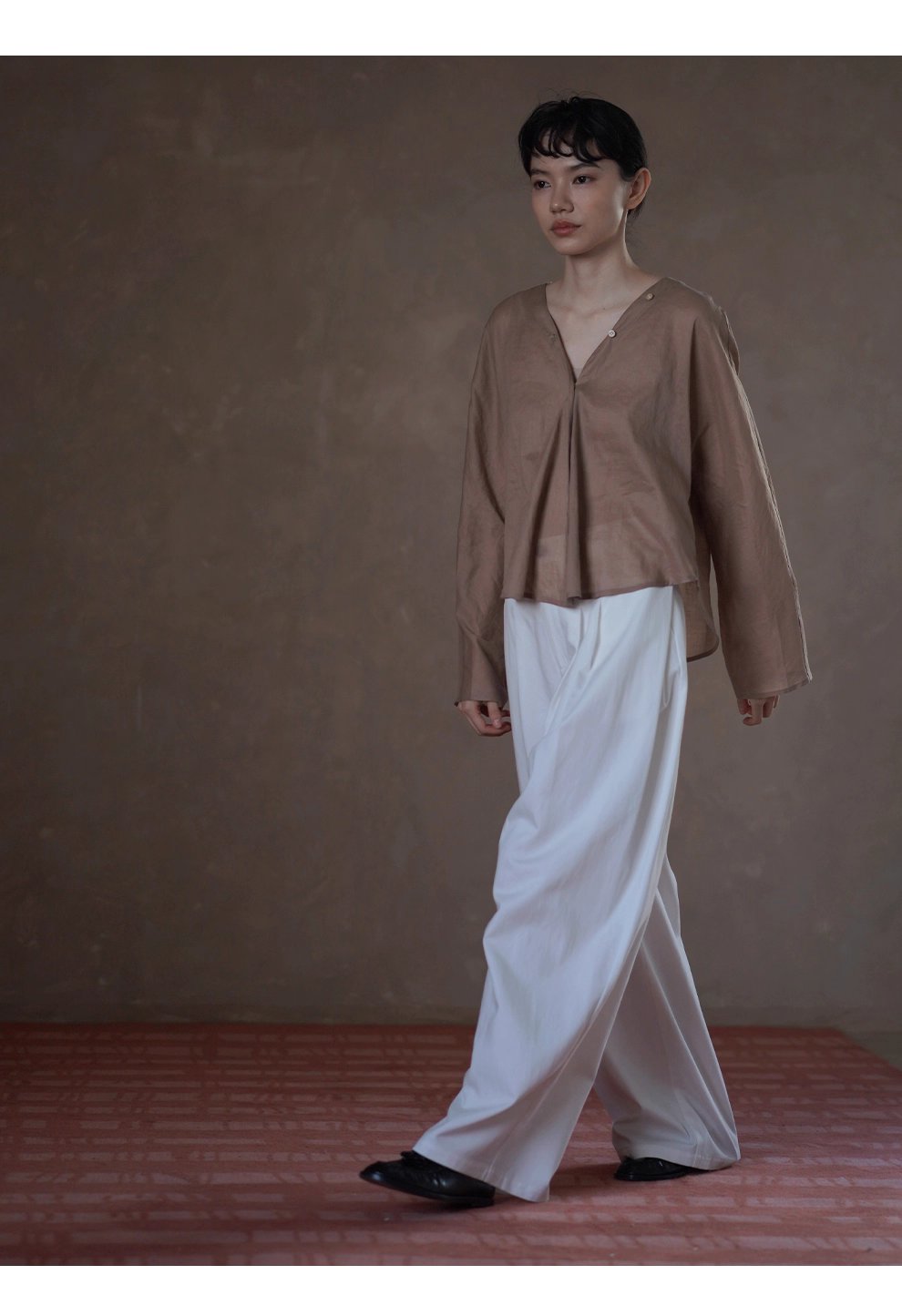 天然苧麻棉乾爽透氣肌理V領連肩袖薄顯瘦通勤長袖襯衫