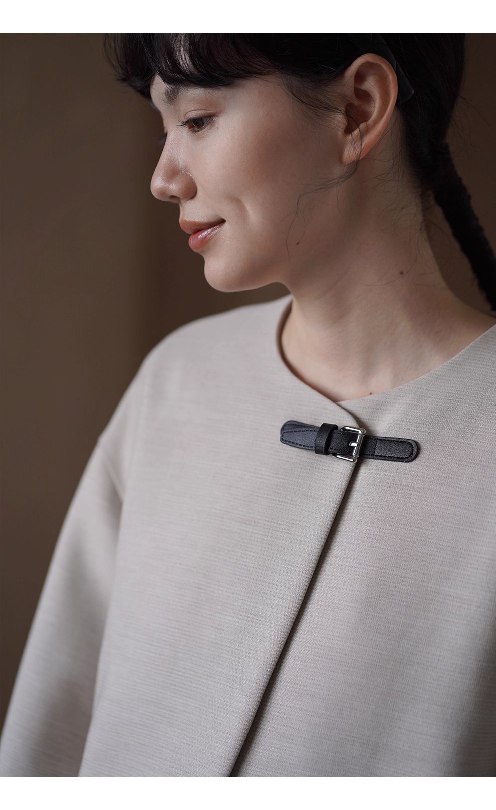 精巧皮袢系列羊毛精紡橫紋肌理感寬鬆圓領通勤西裝外套