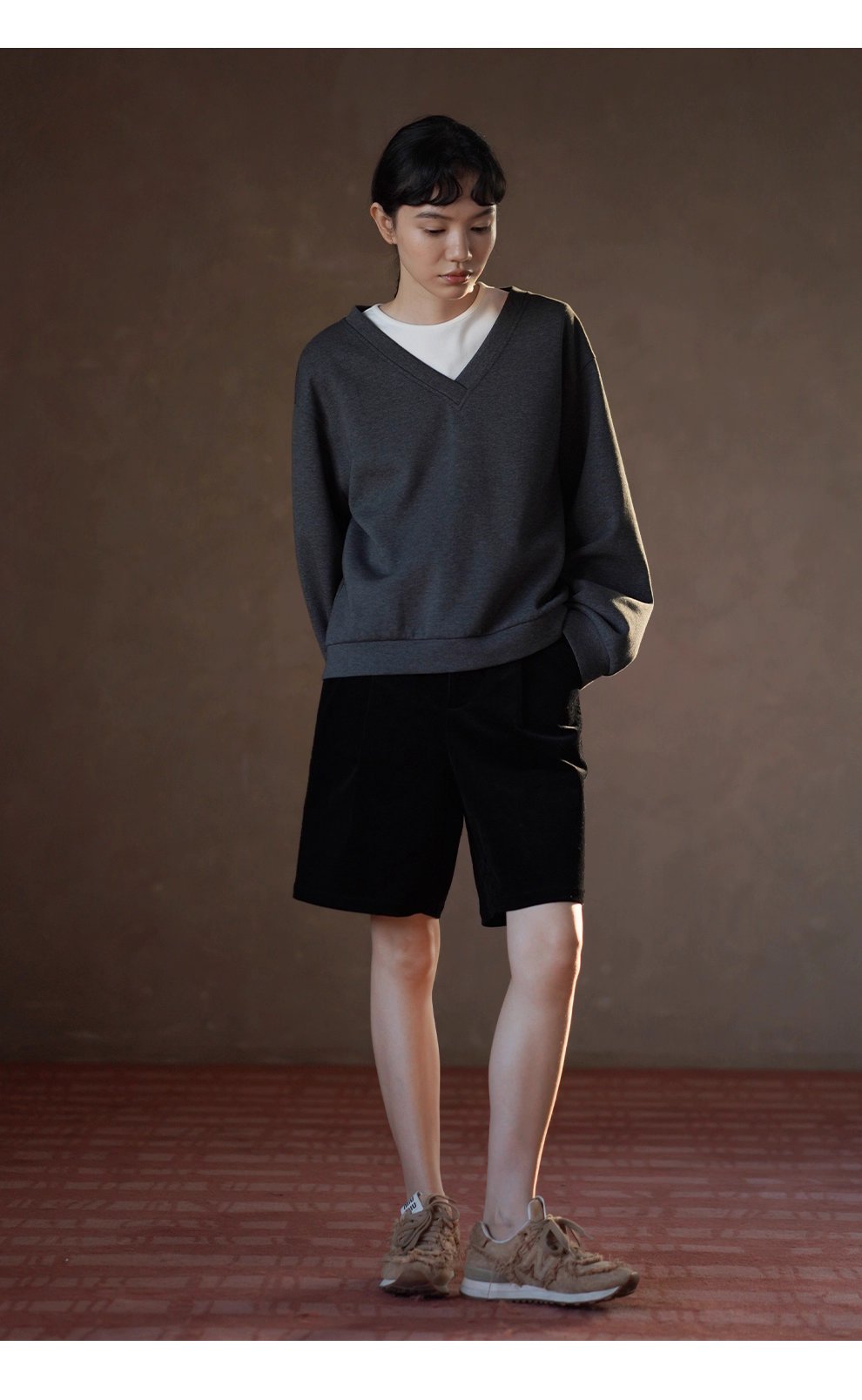 太空旅行衛衣V領寬鬆顯瘦休閒挺括H版落肩百搭短上衣女