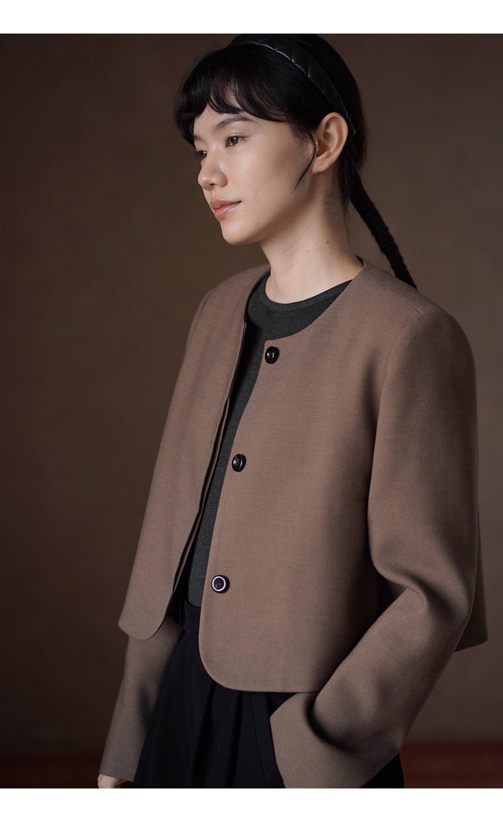俐落入秋含羊毛西裝圓領短版小個子通勤顯瘦正肩外套
