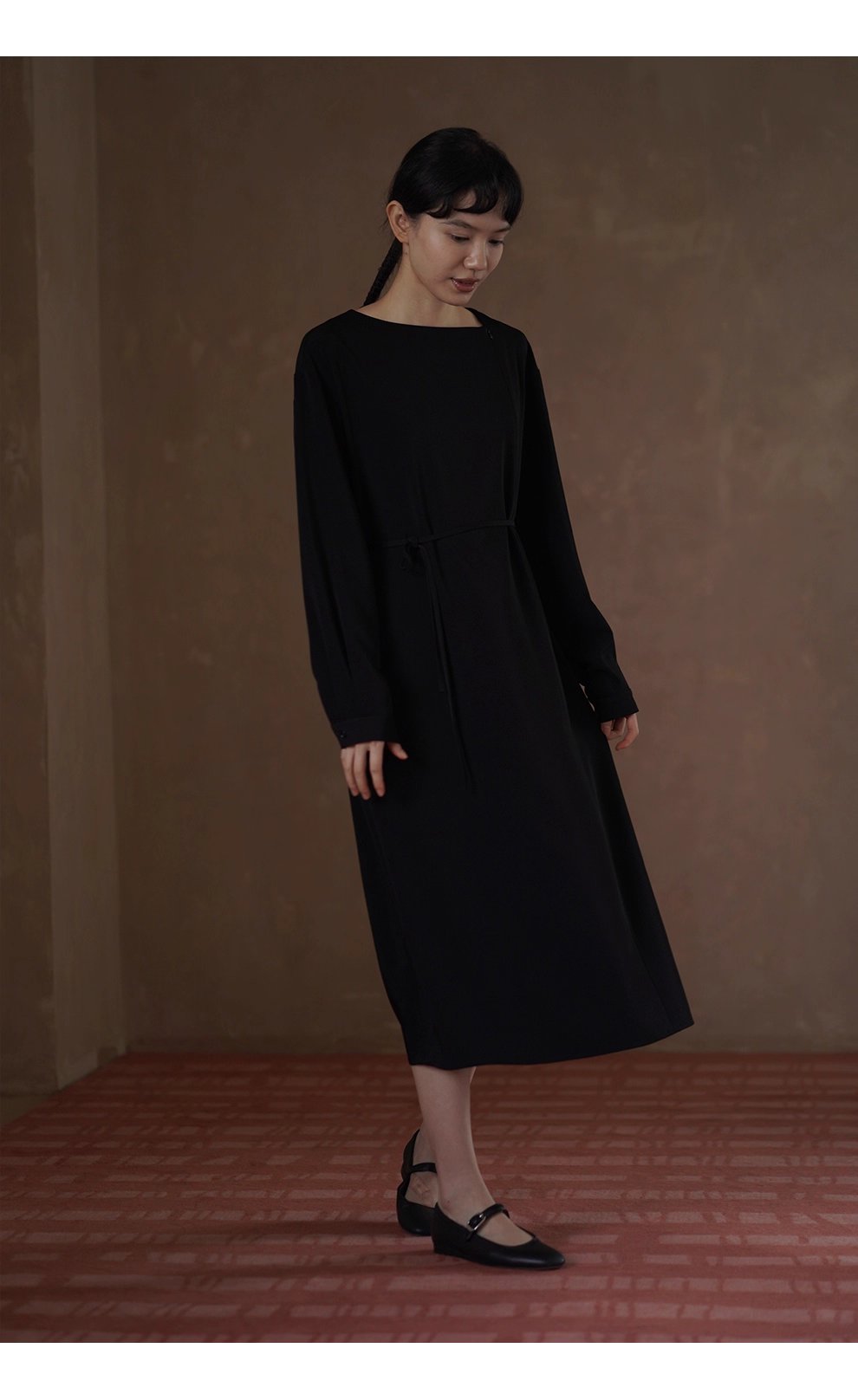 簡約乾淨線條拉鍊不規則門襟設計通勤寬鬆顯瘦洋裝女