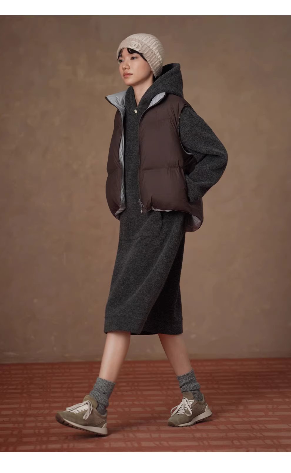 一衣多穿輕薄防風巧克力撞色蓬鬆疊穿短休閒棉服馬甲,一衣多穿輕薄防風巧克力撞色蓬鬆疊穿短休閒棉服馬甲,HBEW5119,一衣多穿輕薄防風巧克力撞色蓬鬆疊穿短休閒棉服馬甲,撞色拼接,蓬鬆輕盈