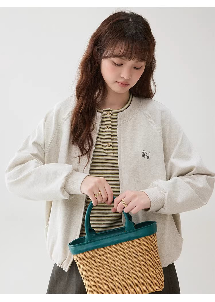 花苞下擺圓領衛衣外套女26春季新款刺繡拉鍊上衣,花苞下擺圓領衛衣外套女26春季新款刺繡拉鍊上衣,HBFS5001,花苞下擺圓領衛衣外套女26春季新款刺繡拉鍊上衣,刺繡細節,花苞衣襬