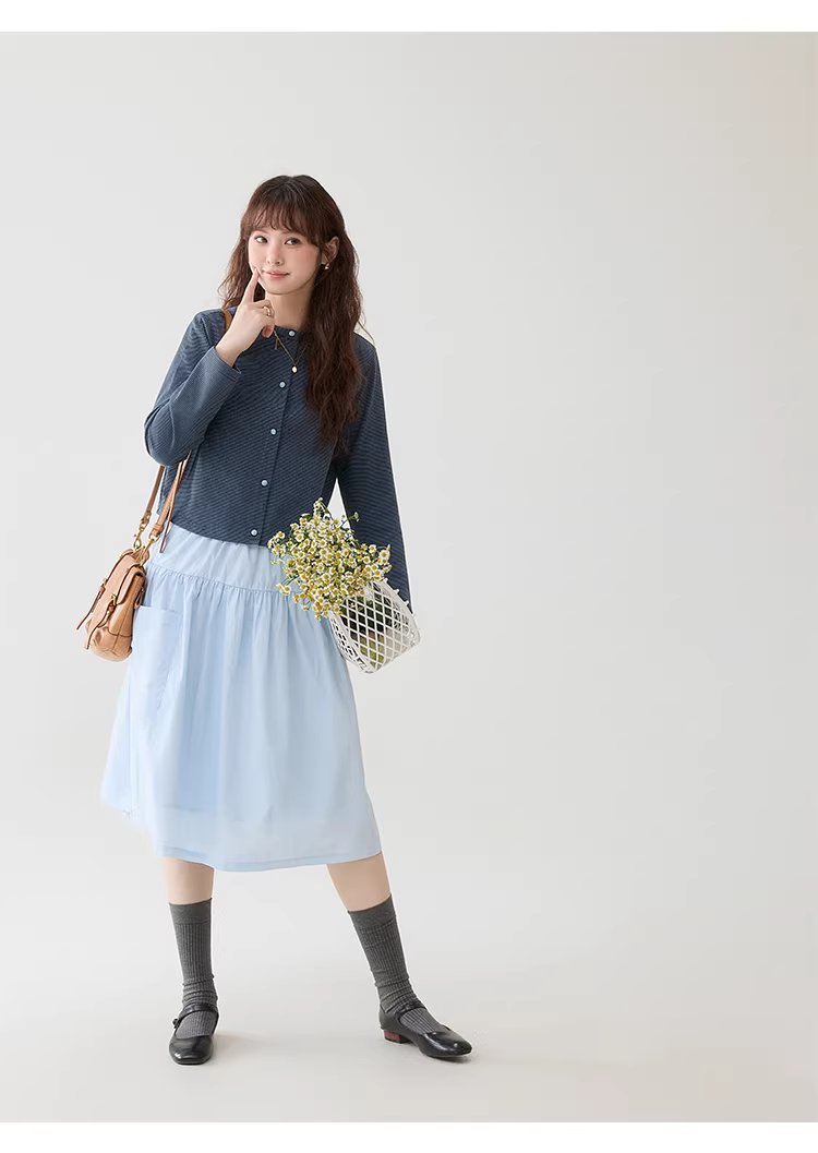 藏青條紋單排扣短款T恤女春季新款韓系長袖上衣,藏青條紋單排扣短款T恤女春季新款韓系長袖上衣,HBFS1029,藏青條紋單排扣短款T恤女春季新款韓系長袖上衣,圓領排扣,撞色橫紋