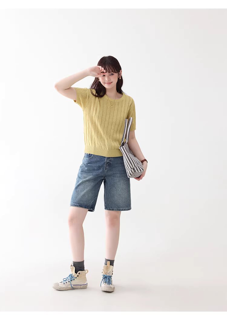 慵懶純色扭花短袖圓領針織衫女夏季新款簡約透氣上衣,慵懶純色扭花短袖圓領針織衫女夏季新款簡約透氣上衣,HBFS1056,慵懶純色扭花短袖圓領針織衫女夏季新款簡約透氣上衣,簡約質感,麻花針織