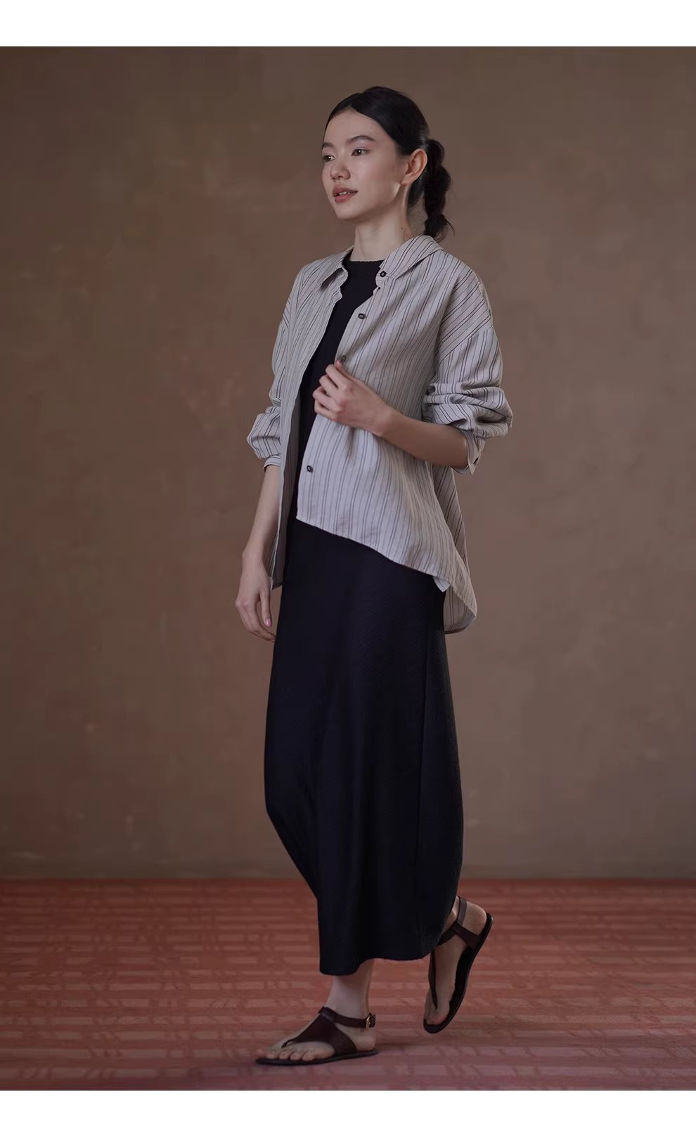 超模氣質洋裝顯瘦斜紋肌理圓領直筒合身無袖小黑裙女,超模氣質洋裝顯瘦斜紋肌理圓領直筒合身無袖小黑裙女,HBFS7026,超模氣質洋裝顯瘦斜紋肌理圓領直筒合身無袖小黑裙女,微彈柔滑,一字領剪裁