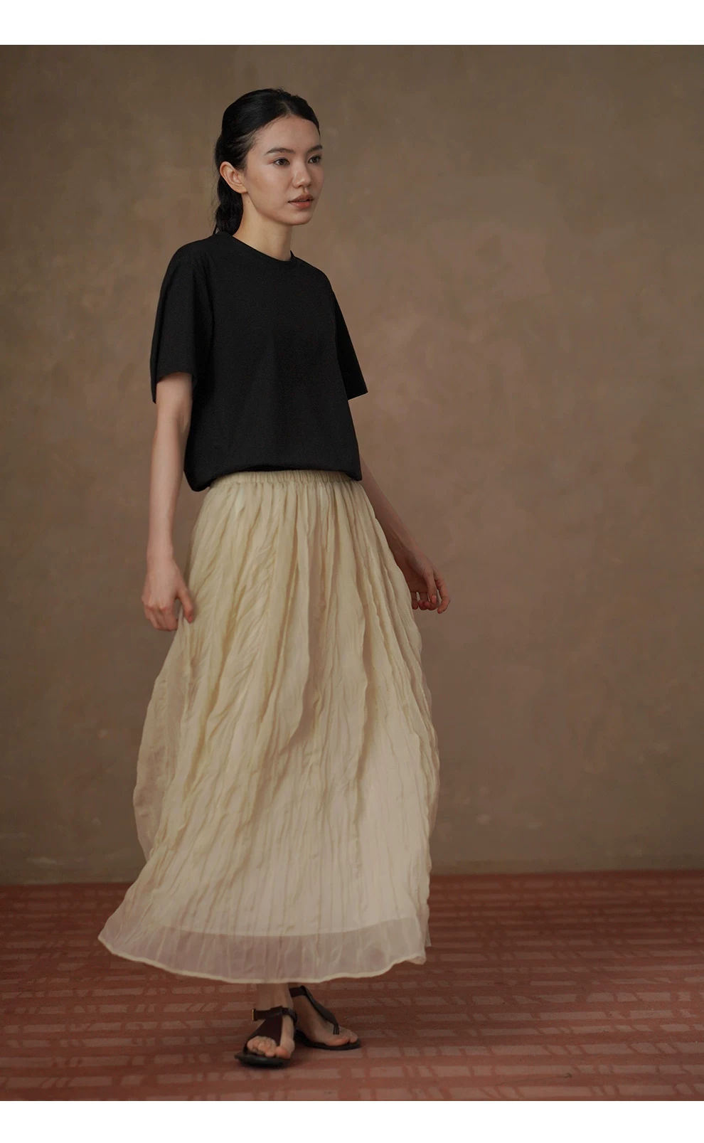 靈動紗華半身裙特殊格紋肌理褶皺工藝高腰顯瘦氛圍裙,靈動紗華半身裙特殊格紋肌理褶皺工藝高腰顯瘦氛圍裙,HBFS2019,靈動紗華半身裙特殊格紋肌理褶皺工藝高腰顯瘦氛圍裙,飄逸靈動,簡約大方