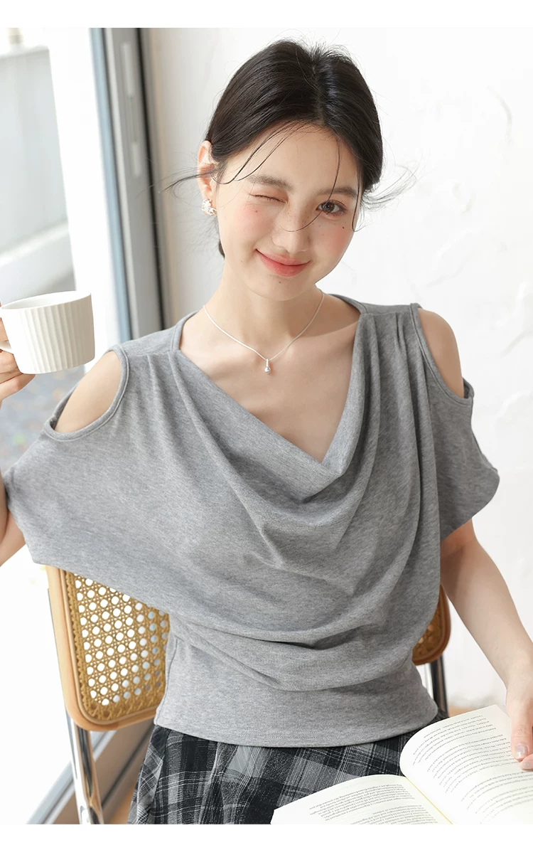大尺碼氣質蕩領灰色短袖T恤女2026新款夏季蝙蝠衫女露肩上衣,大尺碼氣質蕩領灰色短袖T恤女2026新款夏季蝙蝠衫女露肩上衣,HBFS1297,大尺碼氣質蕩領灰色短袖T恤女2026新款夏季蝙蝠衫女露肩上衣,中大尺碼,蕩領設計
