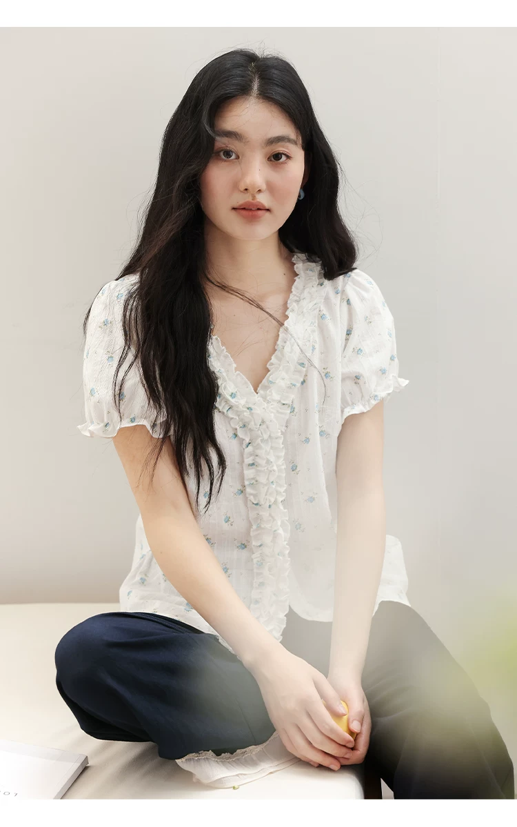 大尺碼法式短袖白襯衫女木耳邊V領上衣女2026夏季碎花襯衣,大尺碼法式短袖白襯衫女木耳邊V領上衣女2026夏季碎花襯衣,HBFS1320,大尺碼法式短袖白襯衫女木耳邊V領上衣女2026夏季碎花襯衣,中大尺碼,荷葉邊領