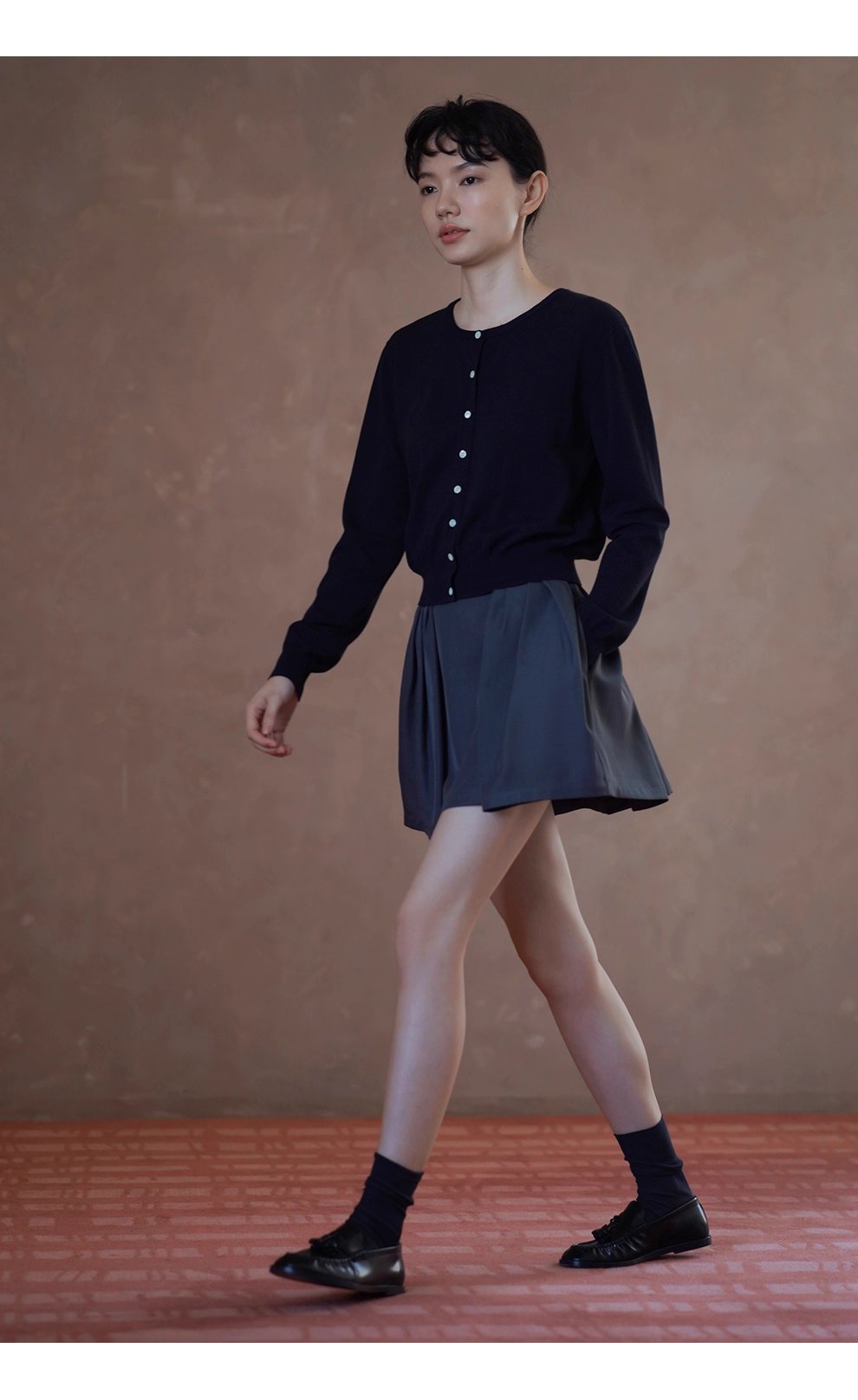 剛需基本款合身顯瘦通勤長袖軟糯針織撞色紐扣圓領外套