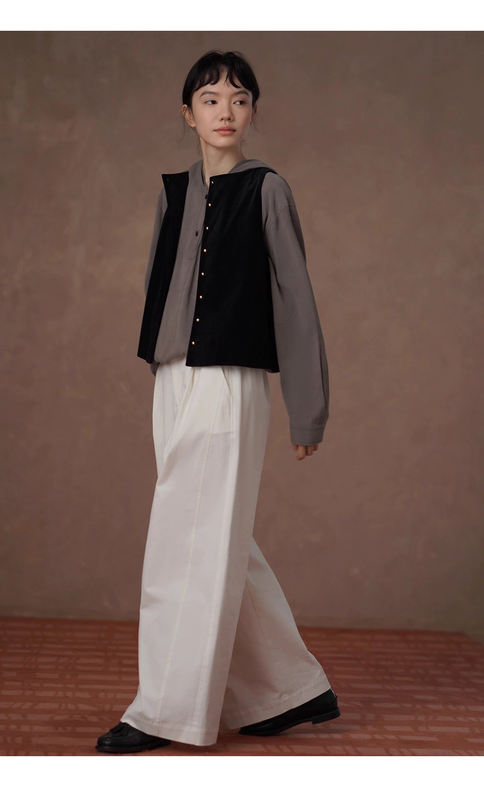 單穿疊穿都精彩柔光高密絲絨馬甲復古金扣合身顯瘦外套