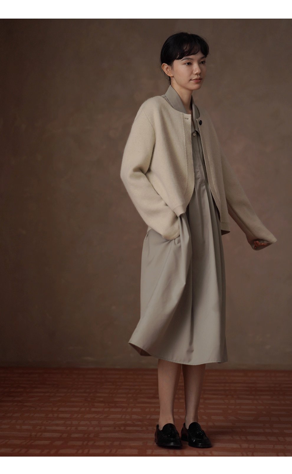 精準定壓塔克線門襟長翻領寬鬆H型顯瘦搭通勤襯衫洋裝