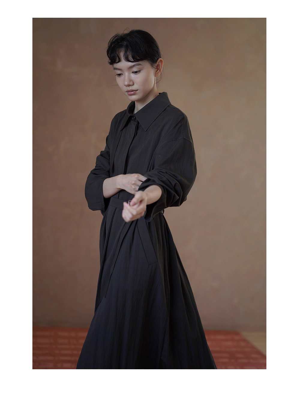 晚潮綠波風衣洋裝微皺肌理感寬鬆腰帶顯瘦通勤外套女