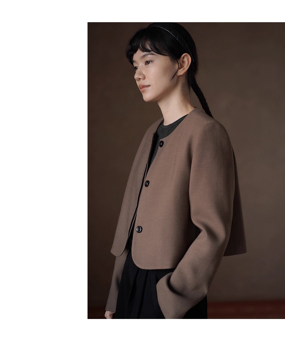 俐落入秋含羊毛西裝圓領短版小個子通勤顯瘦正肩外套
