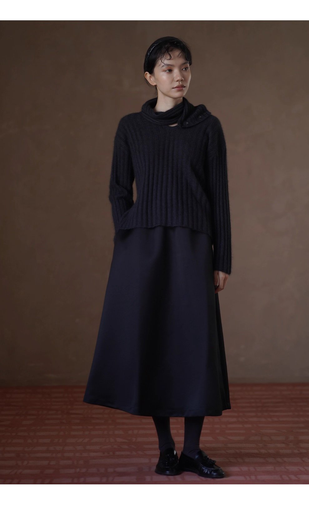 慵懶濾鏡兔毛羊毛混紡粗坑條可拆卸圍巾V領紐扣針織上衣