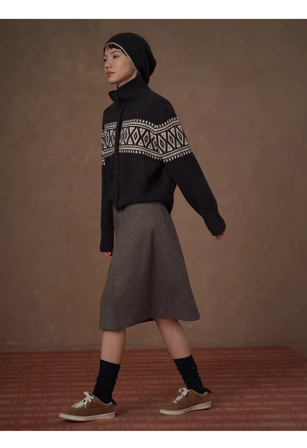 冬日經典撞色費爾島蓬鬆拉毛100羊毛立領寬鬆毛衣開襟衫女,冬日經典撞色費爾島蓬鬆拉毛100羊毛立領寬鬆毛衣開襟衫女,HBEW1161,冬日經典撞色費爾島蓬鬆拉毛100羊毛立領寬鬆毛衣開襟衫女,立領排扣,羊毛100%