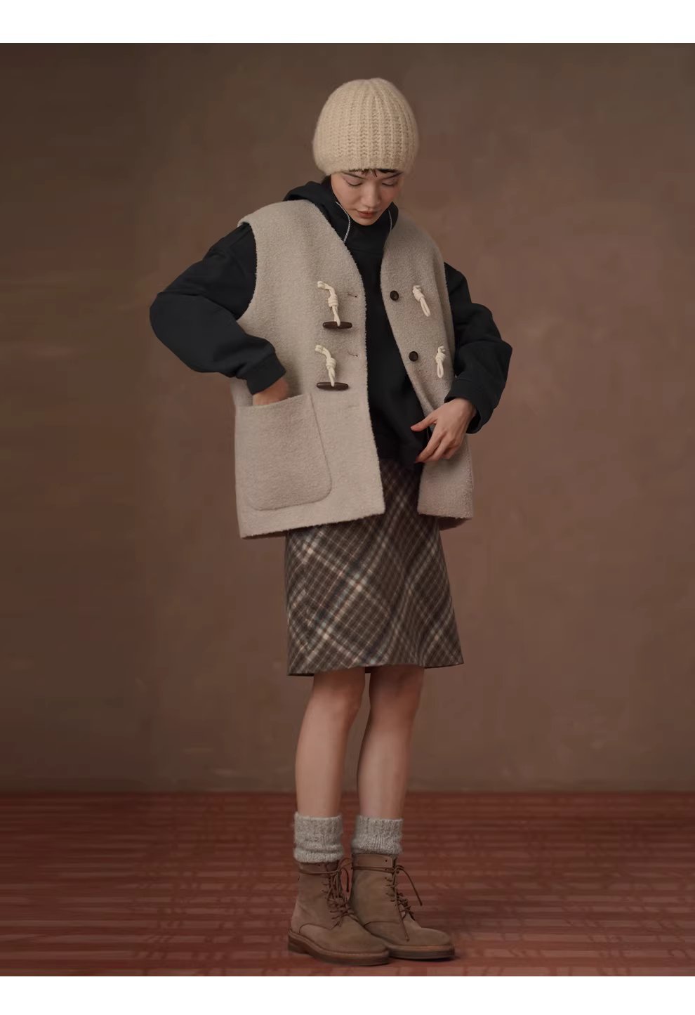 極簡休閒風半高領廓形顯瘦落肩遮肉不挑人鬆弛連帽衛衣,極簡休閒風半高領廓形顯瘦落肩遮肉不挑人鬆弛連帽衛衣,HBEW1179,極簡休閒風半高領廓形顯瘦落肩遮肉不挑人鬆弛連帽衛衣,連帽抽繩,落肩設計