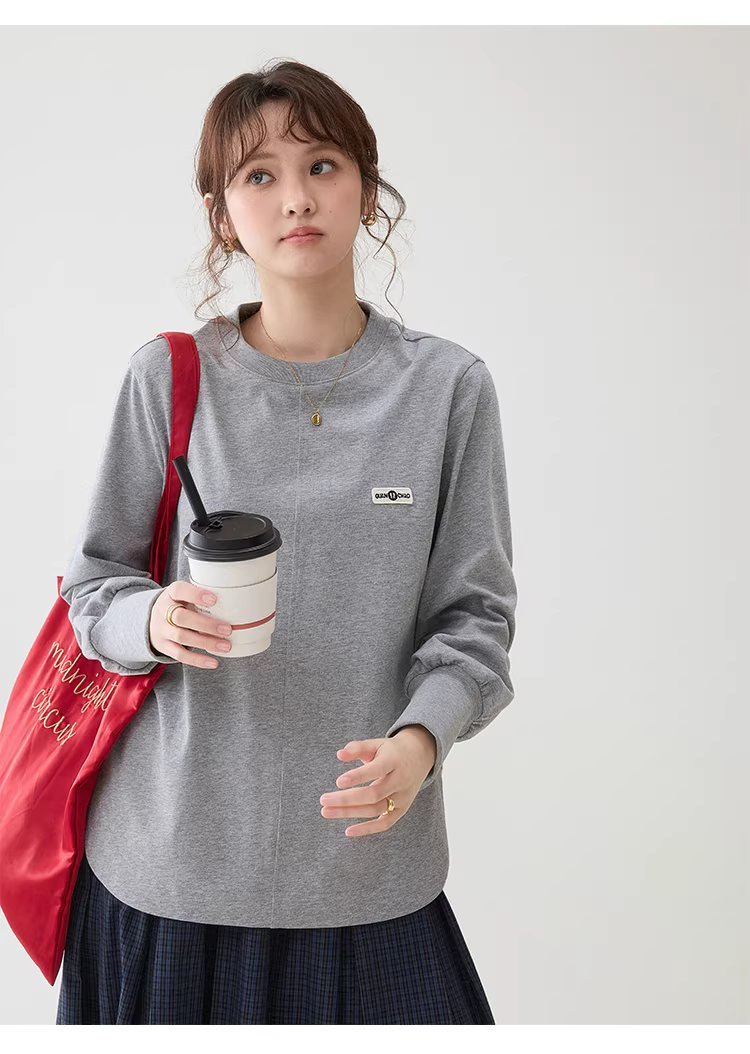 灰色圓弧下擺側開叉T恤女春季新款純棉貼標上衣,灰色圓弧下擺側開叉T恤女春季新款純棉貼標上衣,HBFS1000,灰色圓弧下擺側開叉T恤女春季新款純棉貼標上衣,輕鬆穿搭,全棉面料