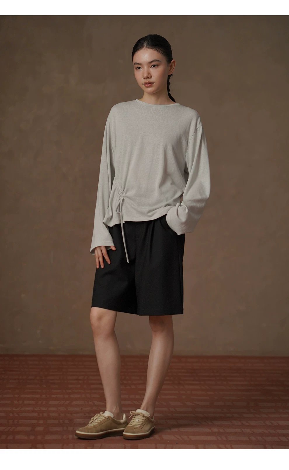 桑蠶絲亞麻棉清透涼爽下擺抽繩圓領寬鬆顯瘦長袖上衣女,桑蠶絲亞麻棉清透涼爽下擺抽繩圓領寬鬆顯瘦長袖上衣女,HBFS1020,桑蠶絲亞麻棉清透涼爽下擺抽繩圓領寬鬆顯瘦長袖上衣女,面料細緻,側縫抽褶