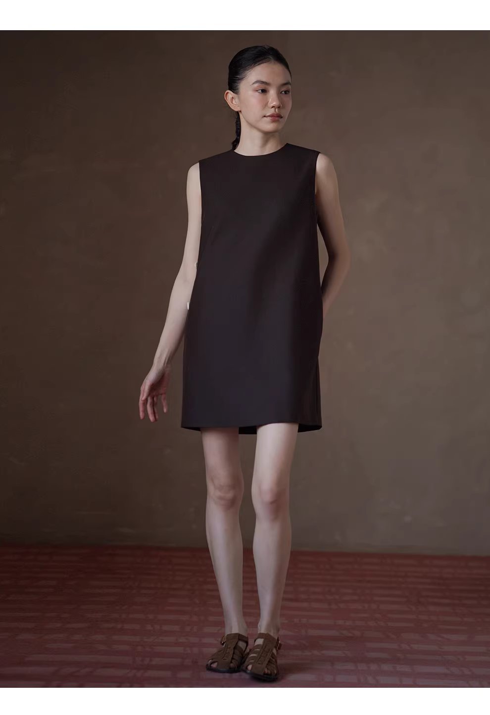 濃鬱撞色側縫琴扣設計短版疊穿圓領小個子背心洋裝,濃鬱撞色側縫琴扣設計短版疊穿圓領小個子背心洋裝,HBFS7010,濃鬱撞色側縫琴扣設計短版疊穿圓領小個子背心洋裝,舒適抗皺,適各身形