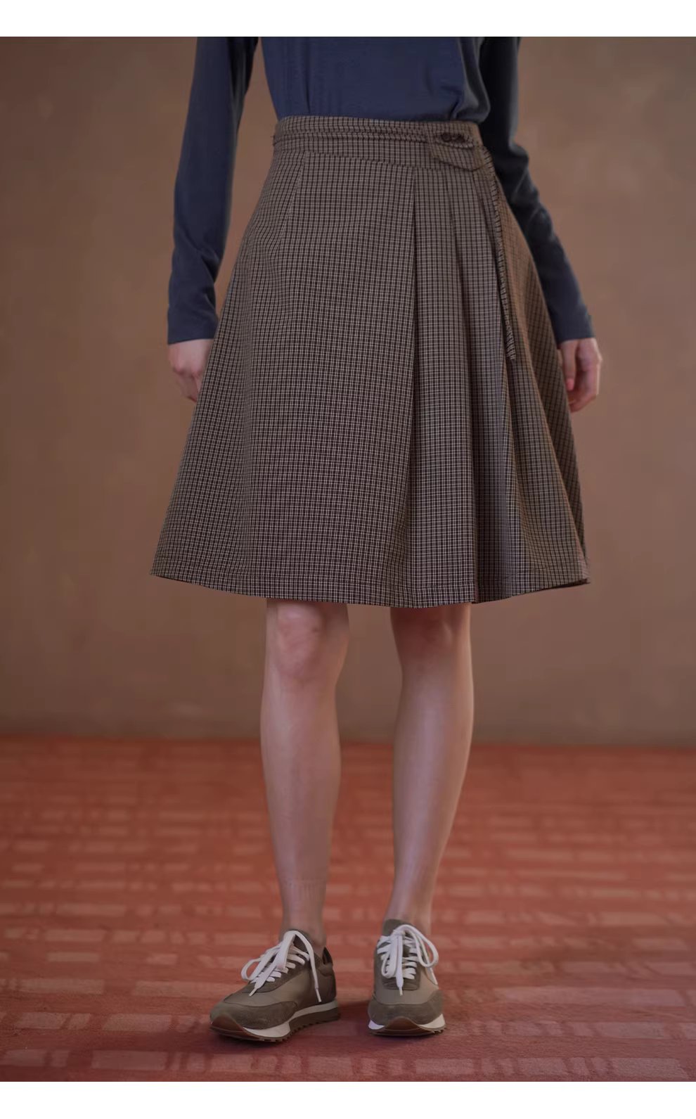 威爾斯學院格紋可調式腰節不規則百褶設計高腰A字裙,威爾斯學院格紋可調式腰節不規則百褶設計高腰A字裙,HBFS2009,威爾斯學院格紋可調式腰節不規則百褶設計高腰A字裙,透氣柔軟,調節腰頭