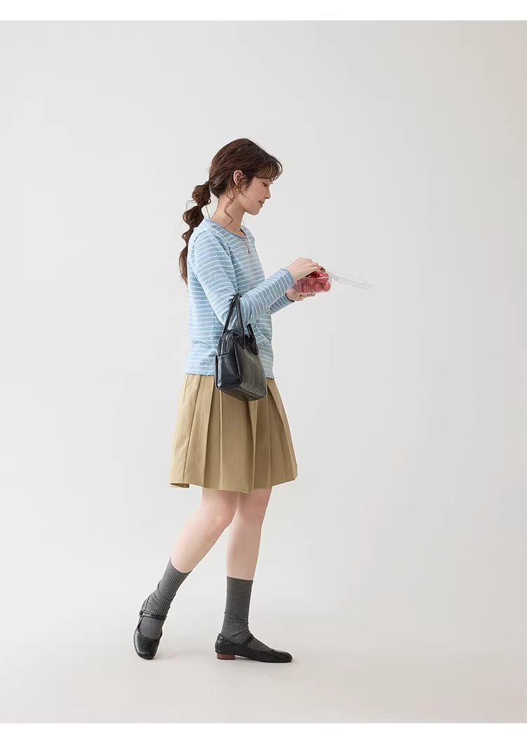 撞色條紋花點捲邊針織衫女春季新款寬鬆長袖上衣,撞色條紋花點捲邊針織衫女春季新款寬鬆長袖上衣,HBFS1043,撞色條紋花點捲邊針織衫女春季新款寬鬆長袖上衣,捲邊衣襬,花點面料