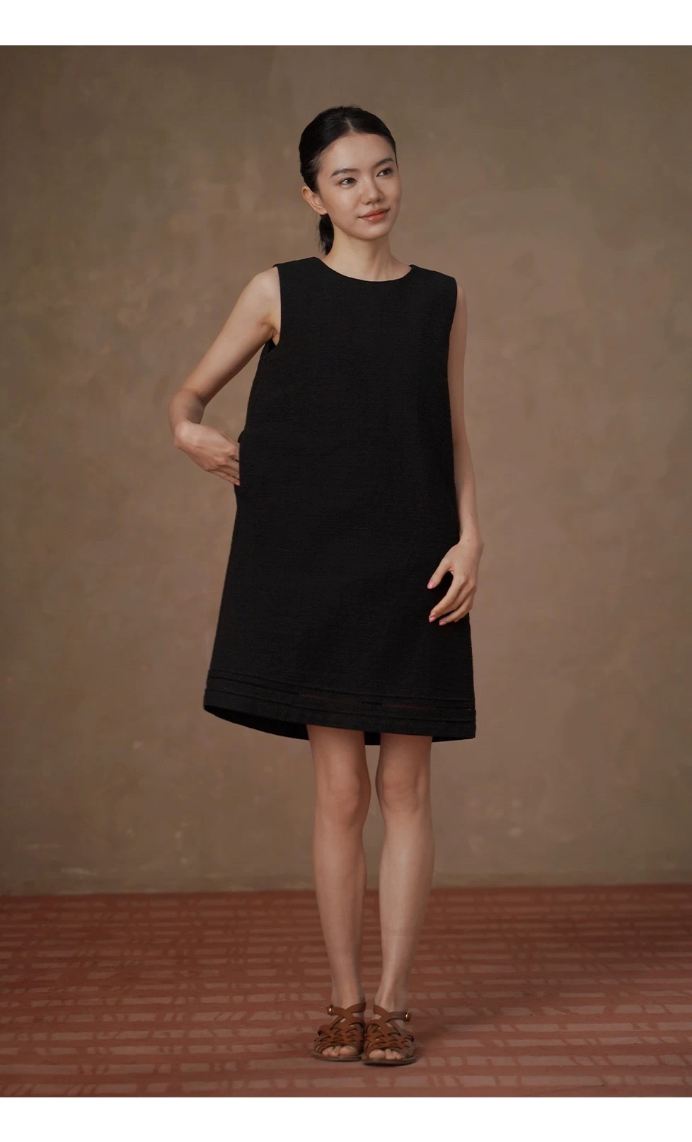 簡約萊賽爾棉寬鬆直筒圓領短洋裝下擺鏤空花邊裙子,簡約萊賽爾棉寬鬆直筒圓領短洋裝下擺鏤空花邊裙子,HBFS7047,簡約萊賽爾棉寬鬆直筒圓領短洋裝下擺鏤空花邊裙子,涼感不悶,清爽俐落